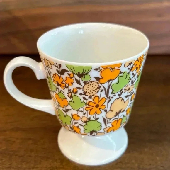 Vintage Mid-Century Chintz Floral Pedestal Footed Coffee Mug Excellent Condition - Picture 3 of 8